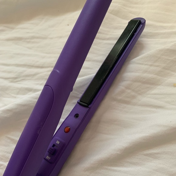 Hot Tools Purple Flat-Iron - Picture 2 of 3
